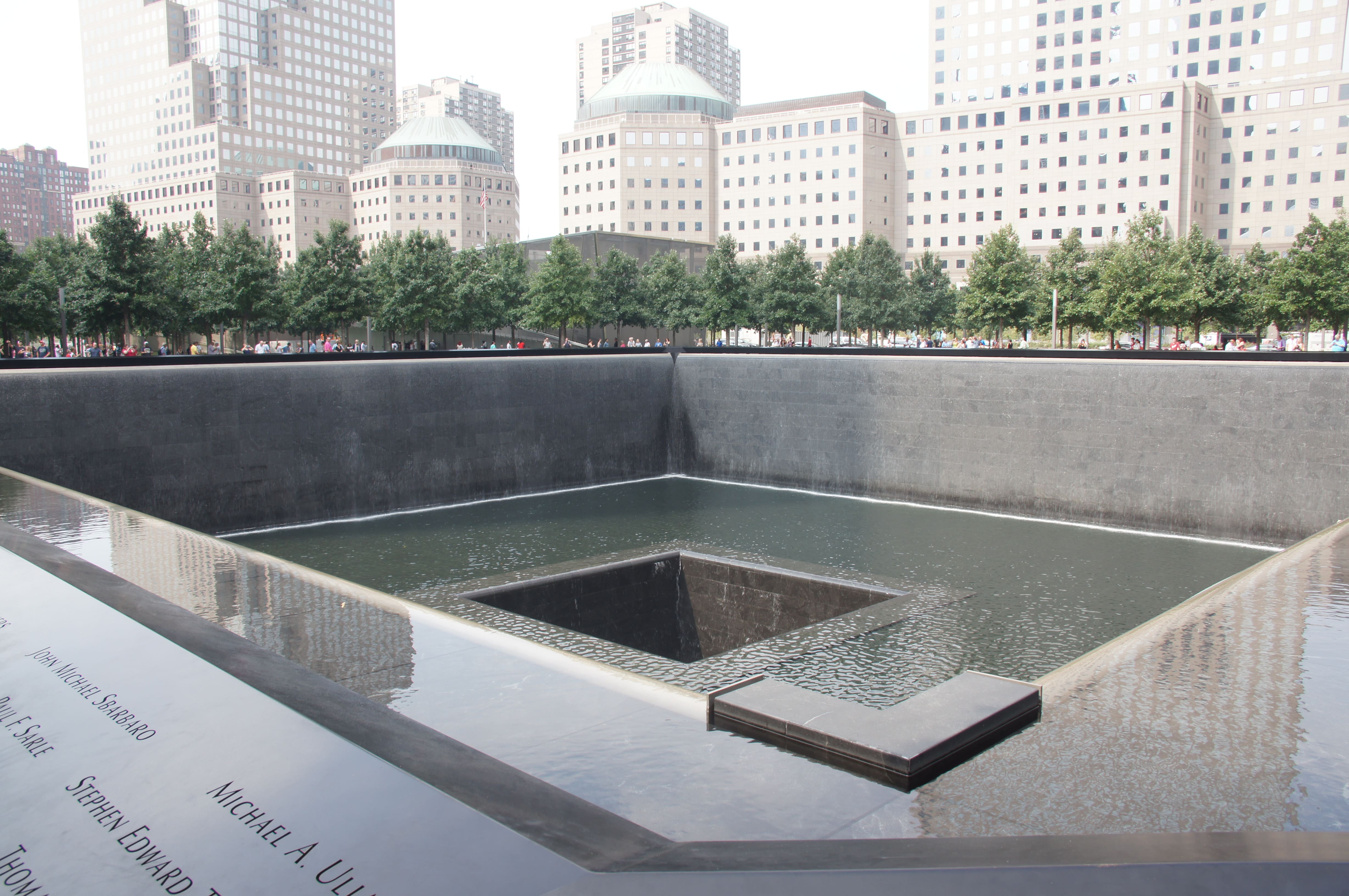 9/11 Memorial Uninformativer ALT-Text